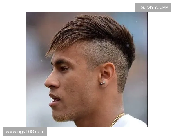 各类足球明星独特发型展示与风格解析让你领略球场魅力与时尚风潮